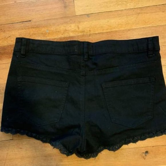 Black Lace Trimmed shorts - Picture 5 of 5